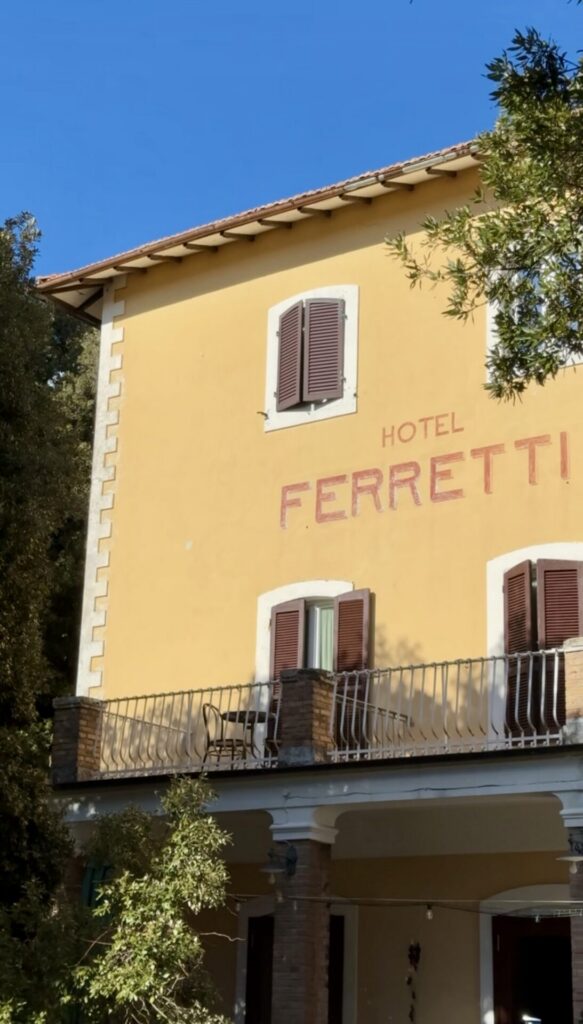 Hotel Ferretti in Monteluco, gelegen aan de top van de boswandeling vanuit Spoleto.
